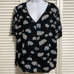 DKNY Womens Black Blouse Floral
Print V-Neck!!